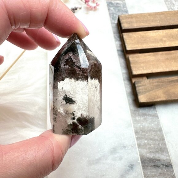 Mini Garden Quartz Polished Point - Picture 8 of 9